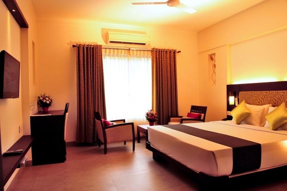 Copper Folia Hotel Calicut Exterior foto