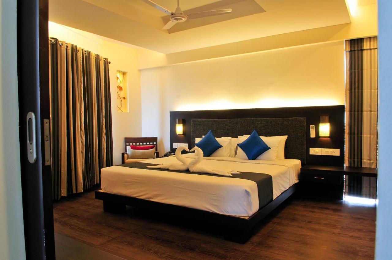 Copper Folia Hotel Calicut Exterior foto