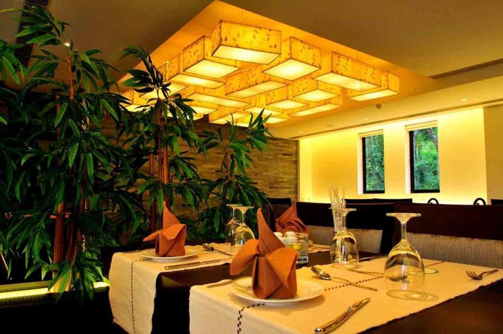 Copper Folia Hotel Calicut Exterior foto