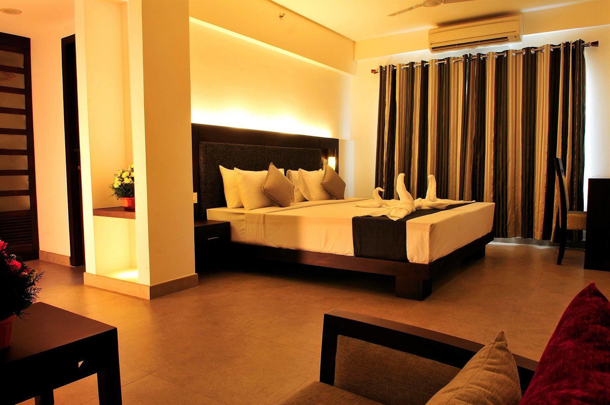 Copper Folia Hotel Calicut Exterior foto